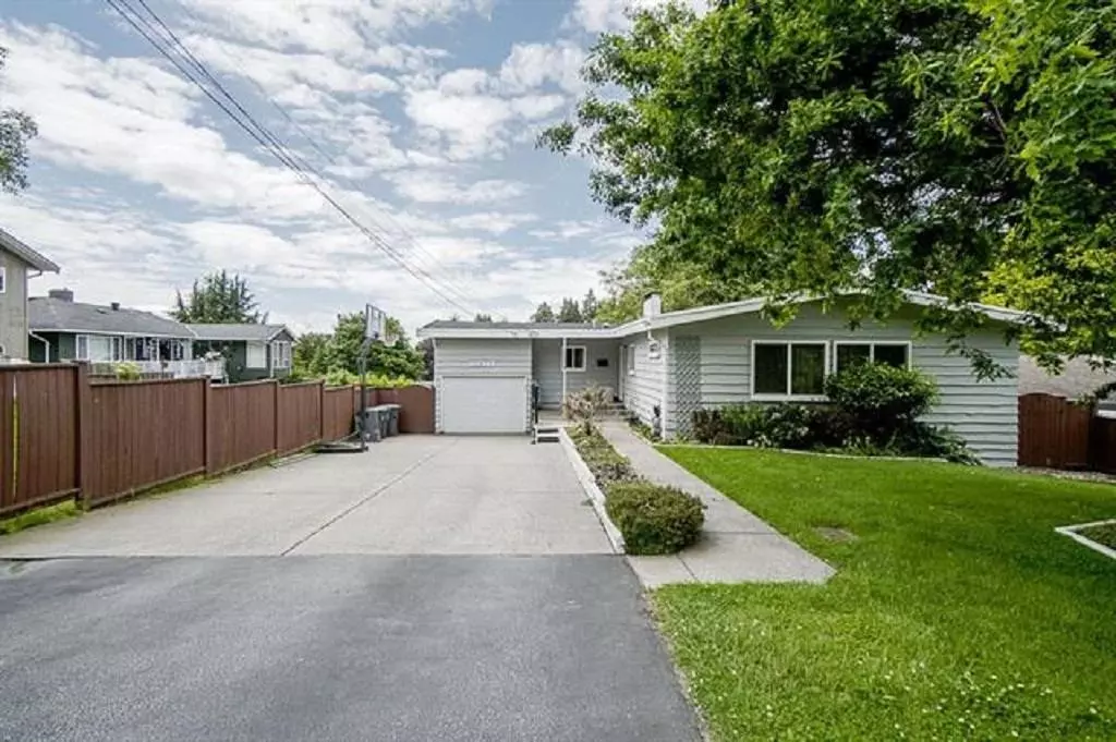 Surrey, BC V3R 3E9,11429 139a ST