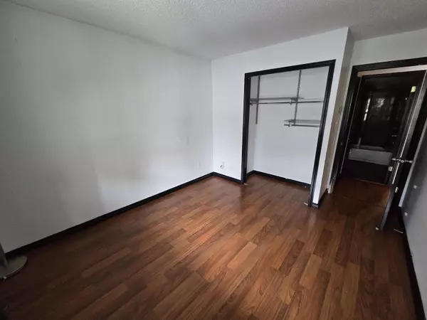 Vancouver, BC V6E 1W3,921 Thurlow ST #302