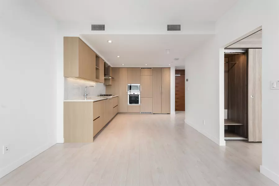 4730 Lougheed HWY #2203, Burnaby, BC V5C 0M9