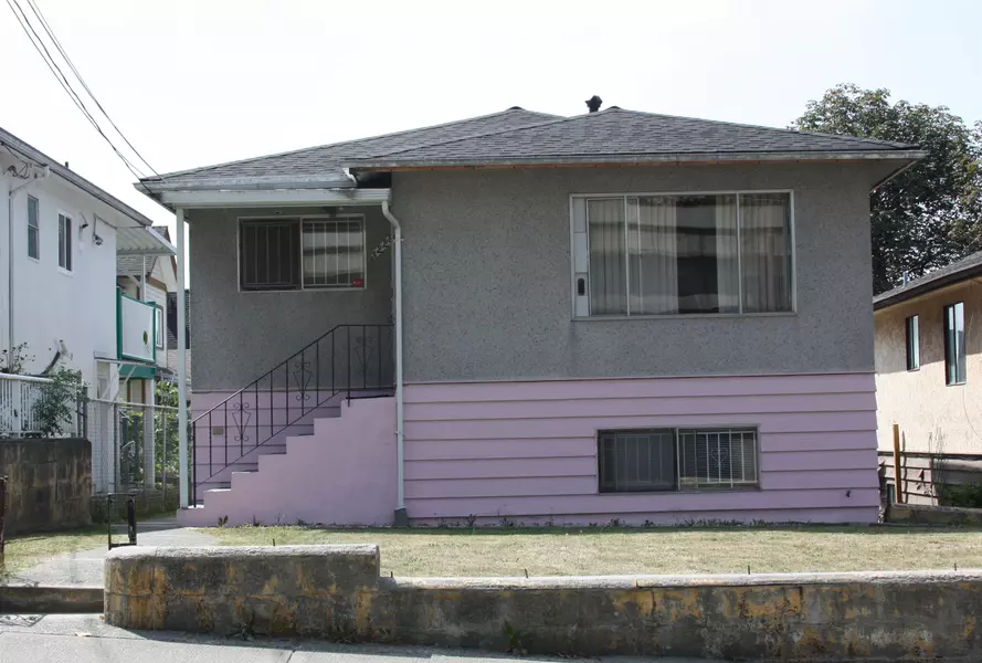 3228 Vanness AVE, Vancouver, BC V5R 5A5