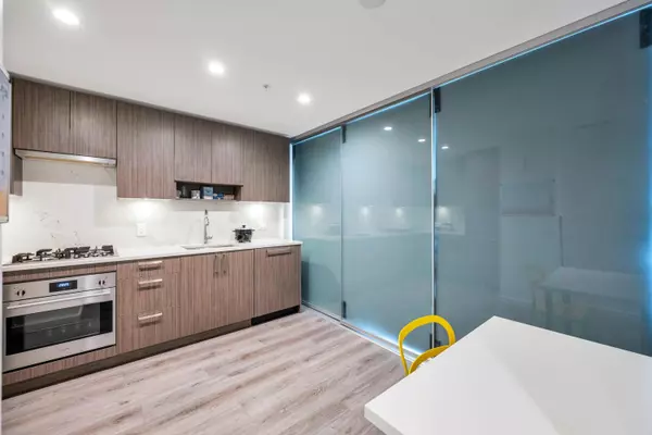 13350 N Central AVE ##1208 Surrey, BC V3T 0S1