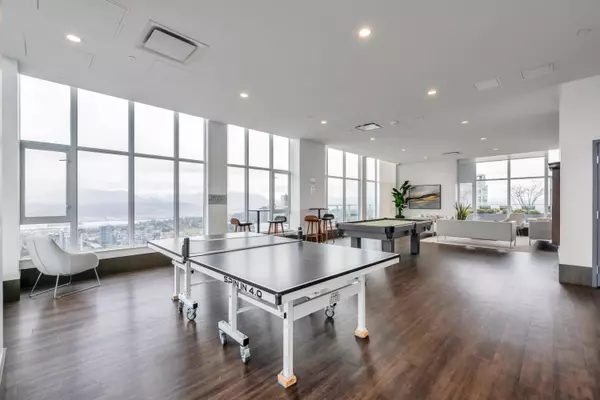 13350 N Central AVE ##1208 Surrey, BC V3T 0S1