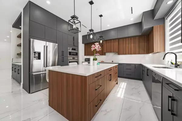 White Rock, BC V4B 2S4,15908 Russell AVE