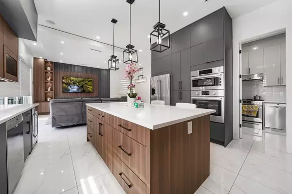 White Rock, BC V4B 2S4,15908 Russell AVE