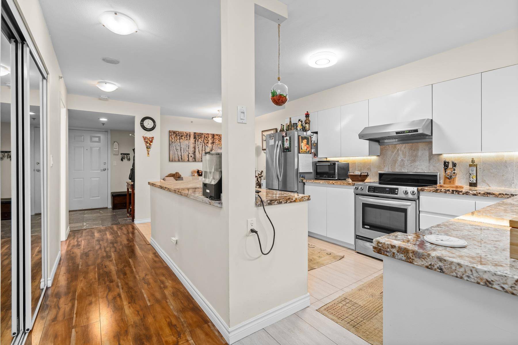 Vancouver, BC V6Z 1X3,1488 Hornby ST #303