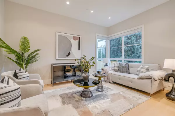 White Rock, BC V4B 1R3,15387 Pacific AVE