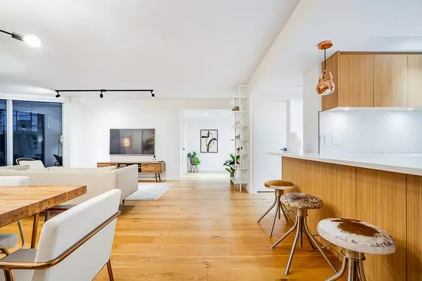 Vancouver, BC V6E 4M2,1000 Beach AVE #501