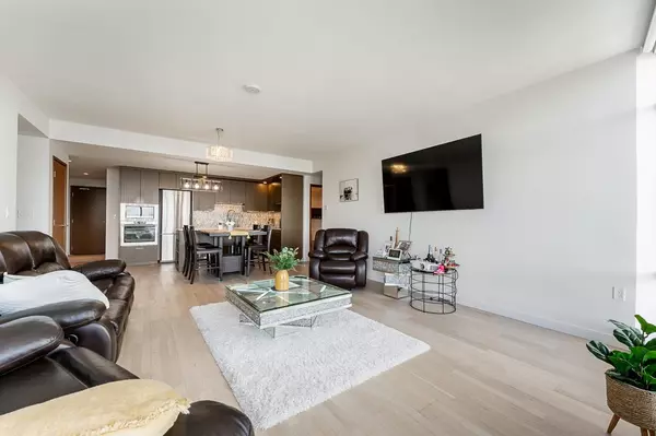 Surrey, BC V3T 0K2,13495 Central AVE #3608