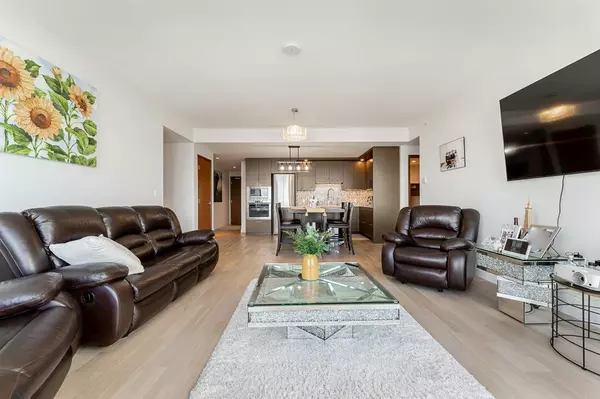 Surrey, BC V3T 0K2,13495 Central AVE #3608