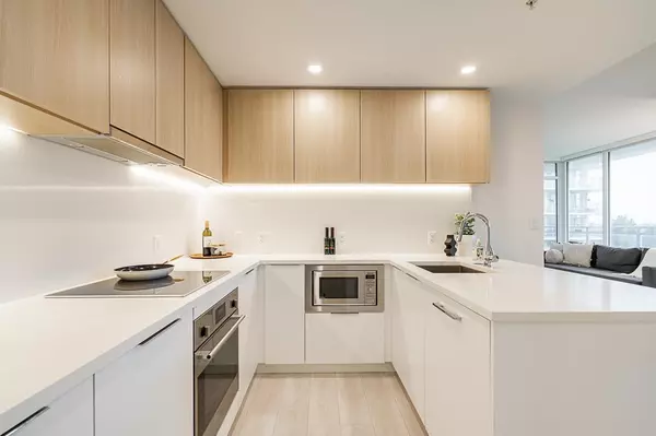 Surrey, BC V3T 0R2,13318 104 AVE #1408