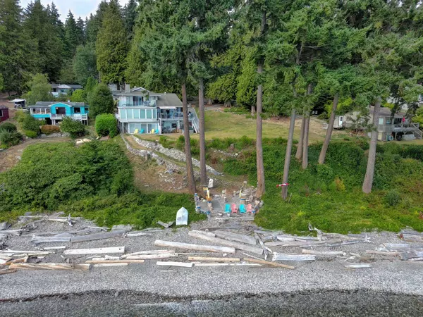 6437 Sunshine Coast HWY, Sechelt, BC V7Z 0N6