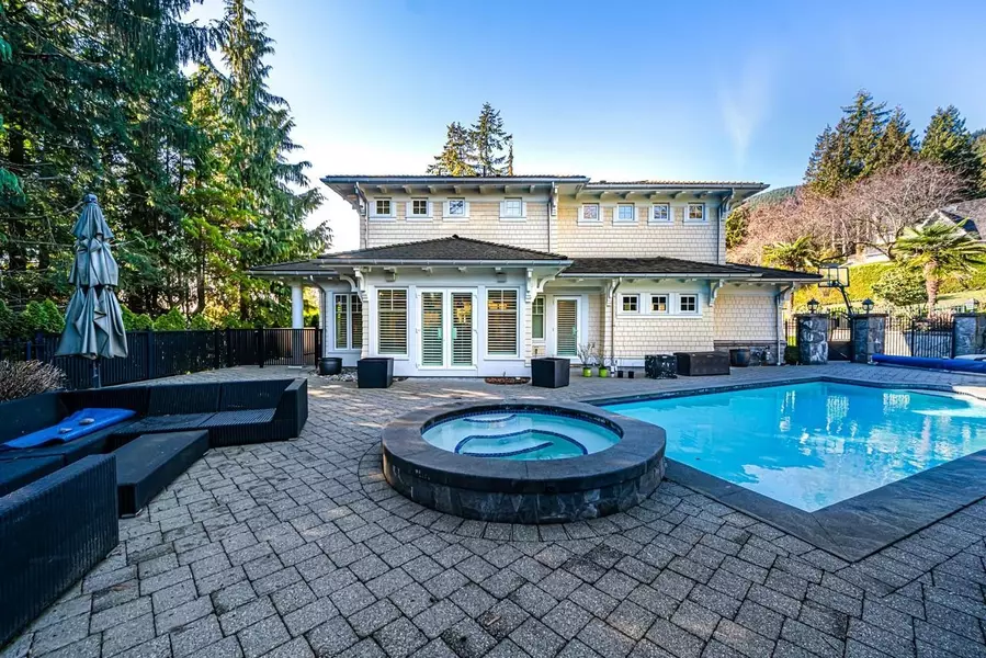 2913 Altamont CRES, West Vancouver, BC V7V 3B9