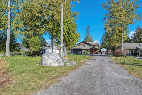 1238 Grandview RD, Gibsons, BC V0N 1V3