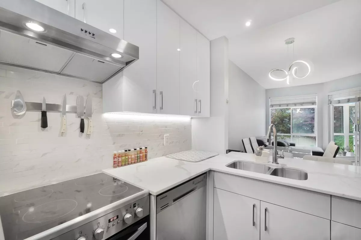 North Vancouver, BC V7H 3A1,630 Roche Point DR #306