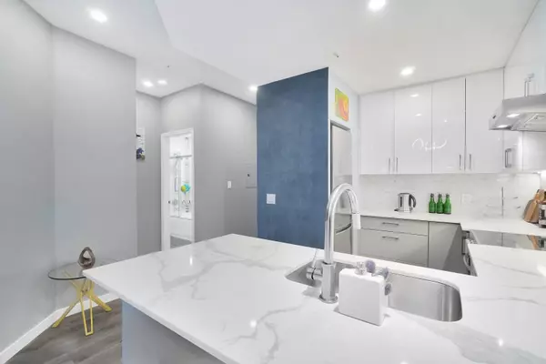 North Vancouver, BC V7H 3A1,630 Roche Point DR #306