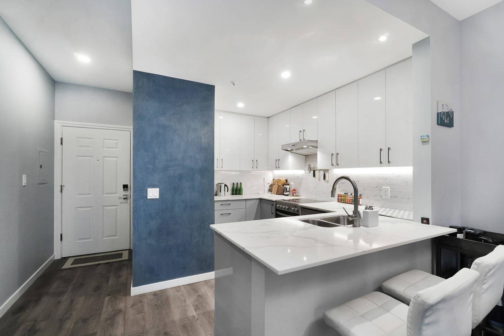 North Vancouver, BC V7H 3A1,630 Roche Point DR #306