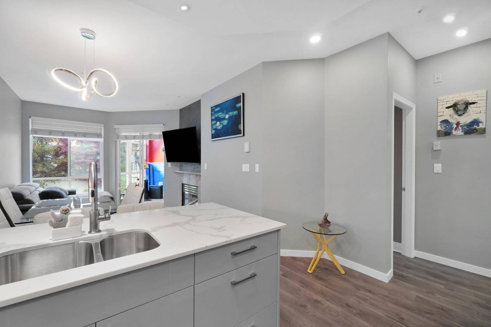 630 Roche Point DR #306 North Vancouver, BC V7H 3A1