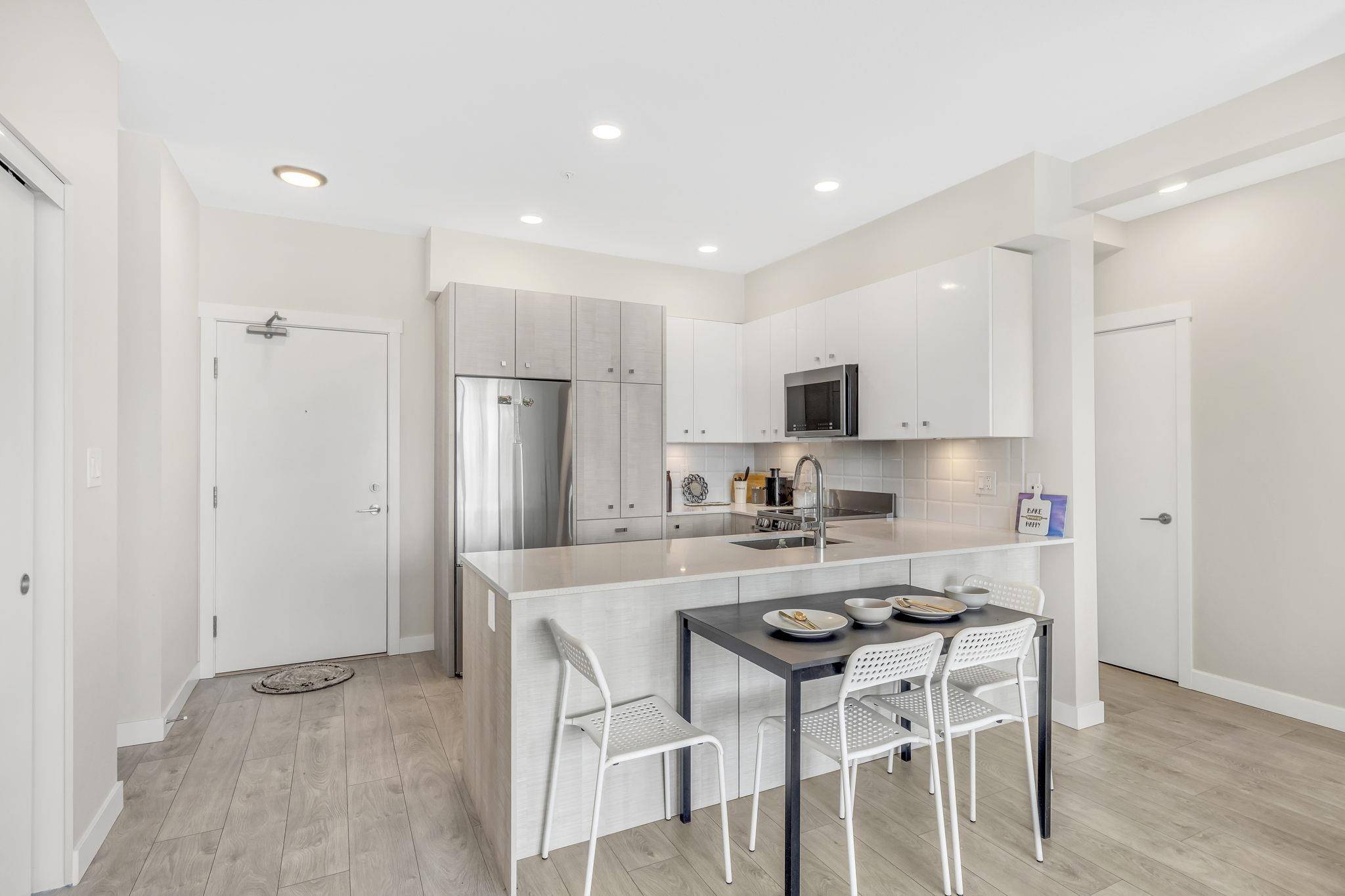 Surrey, BC V3R 0G8,10838 Whalley BLVD #202