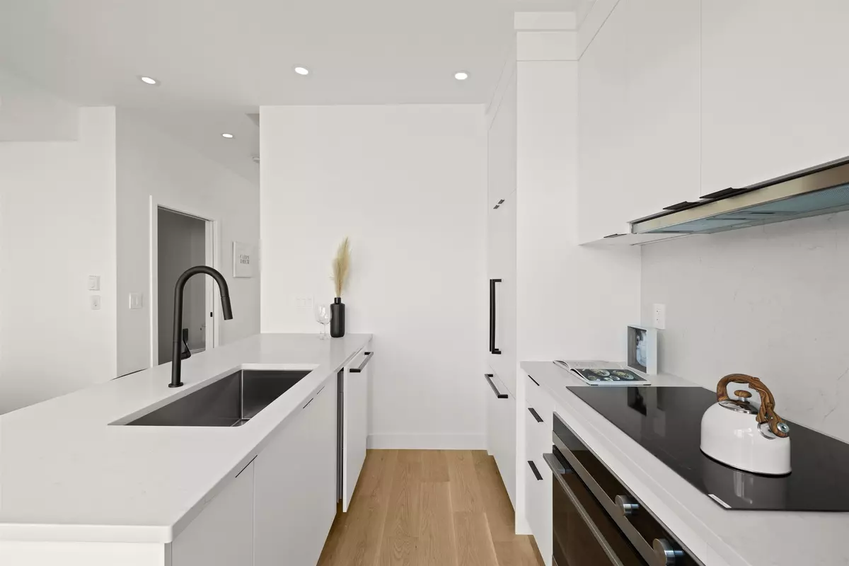 Vancouver, BC V5N 1T8,2414 Victoria DR