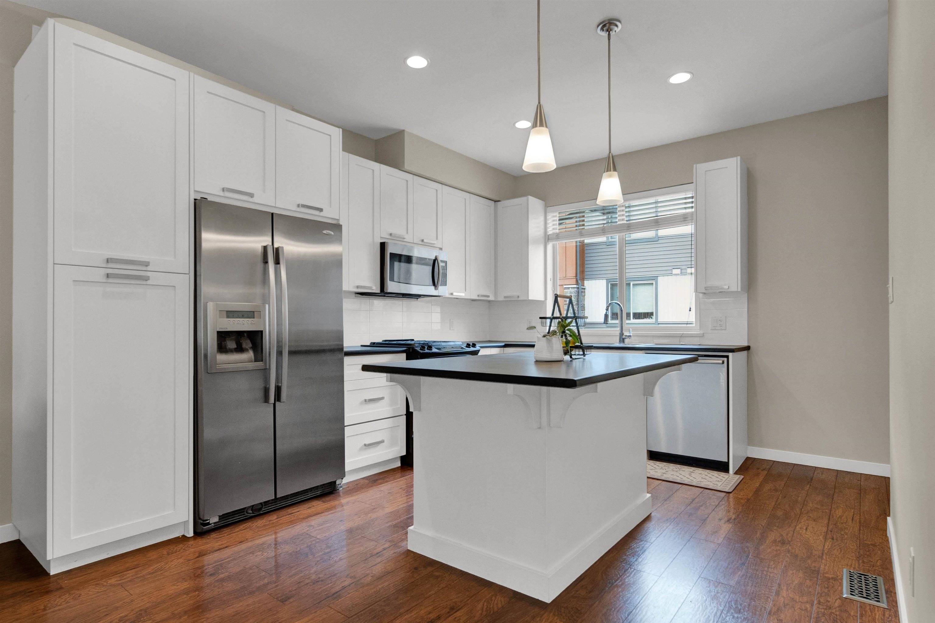 Abbotsford, BC V2S 0B1,34248 King RD #60