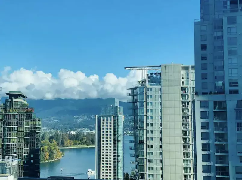 1288 W Georgia ST #1704, Vancouver, BC V6E 4R3