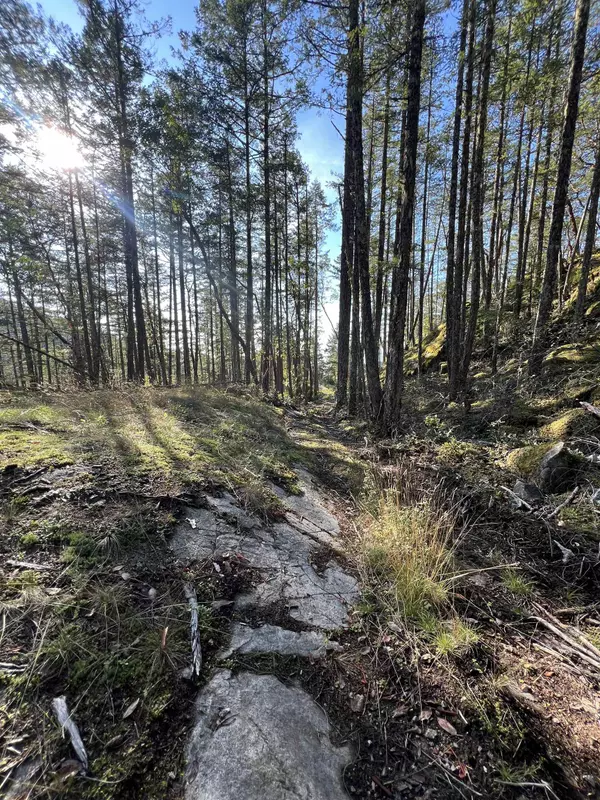 Garden Bay, BC V0N 1S1,13685 Lee RD #LOT 2