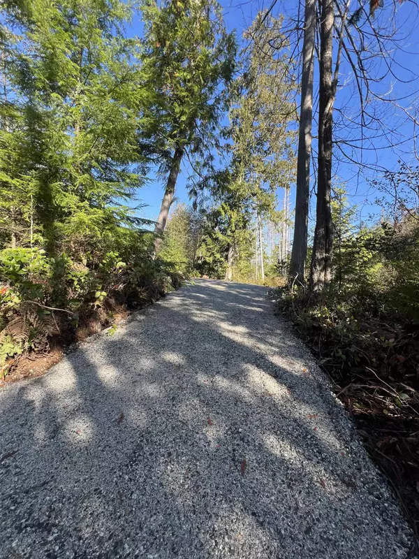 Garden Bay, BC V0N 1S1,13685 Lee RD #LOT 4