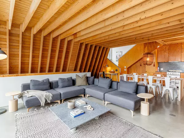 Whistler, BC V8E 0G5,9501 Emerald DR