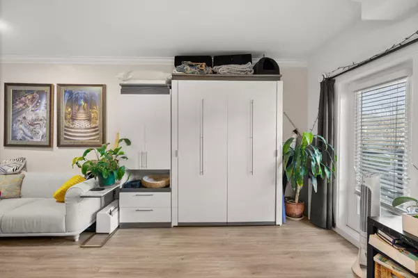 Port Coquitlam, BC V3C 0T2,2389 Hawthorne AVE #206