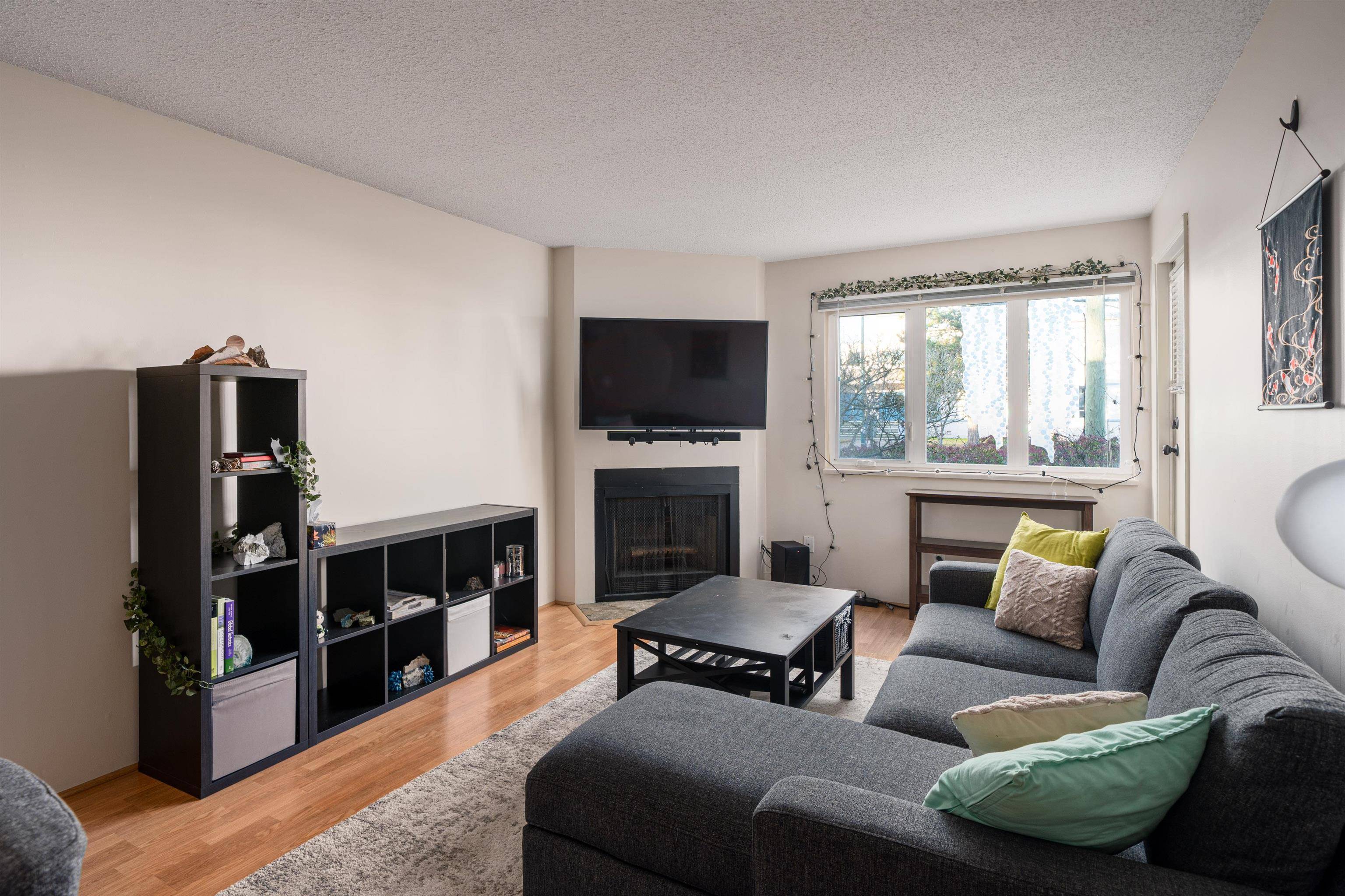 Coquitlam, BC V3J 1X7,1122 King Albert AVE #207