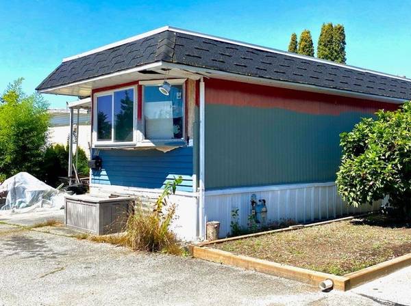 201 Cayer ST #101, Coquitlam, BC V3K 5A9
