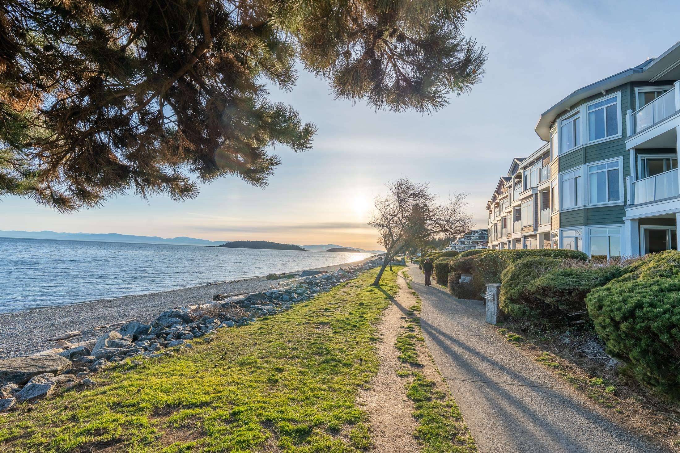 5470 Inlet AVE #102, Sechelt, BC V7Z 0H4
