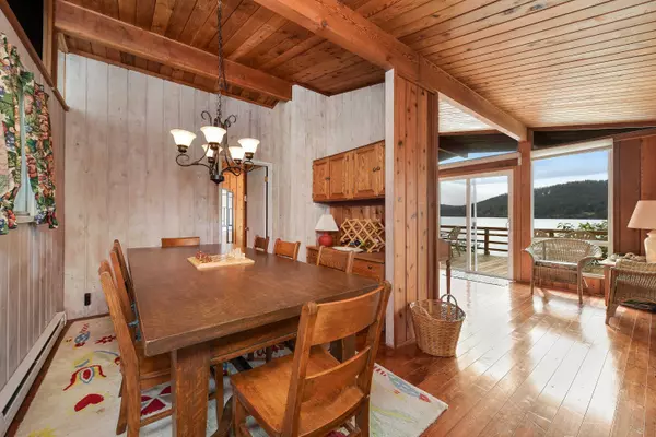 524 Bay Turnabout Mayne Island, BC V0N 2J2