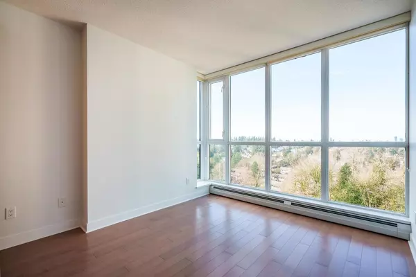 Surrey, BC V3T 0E6,10777 University DR #1206