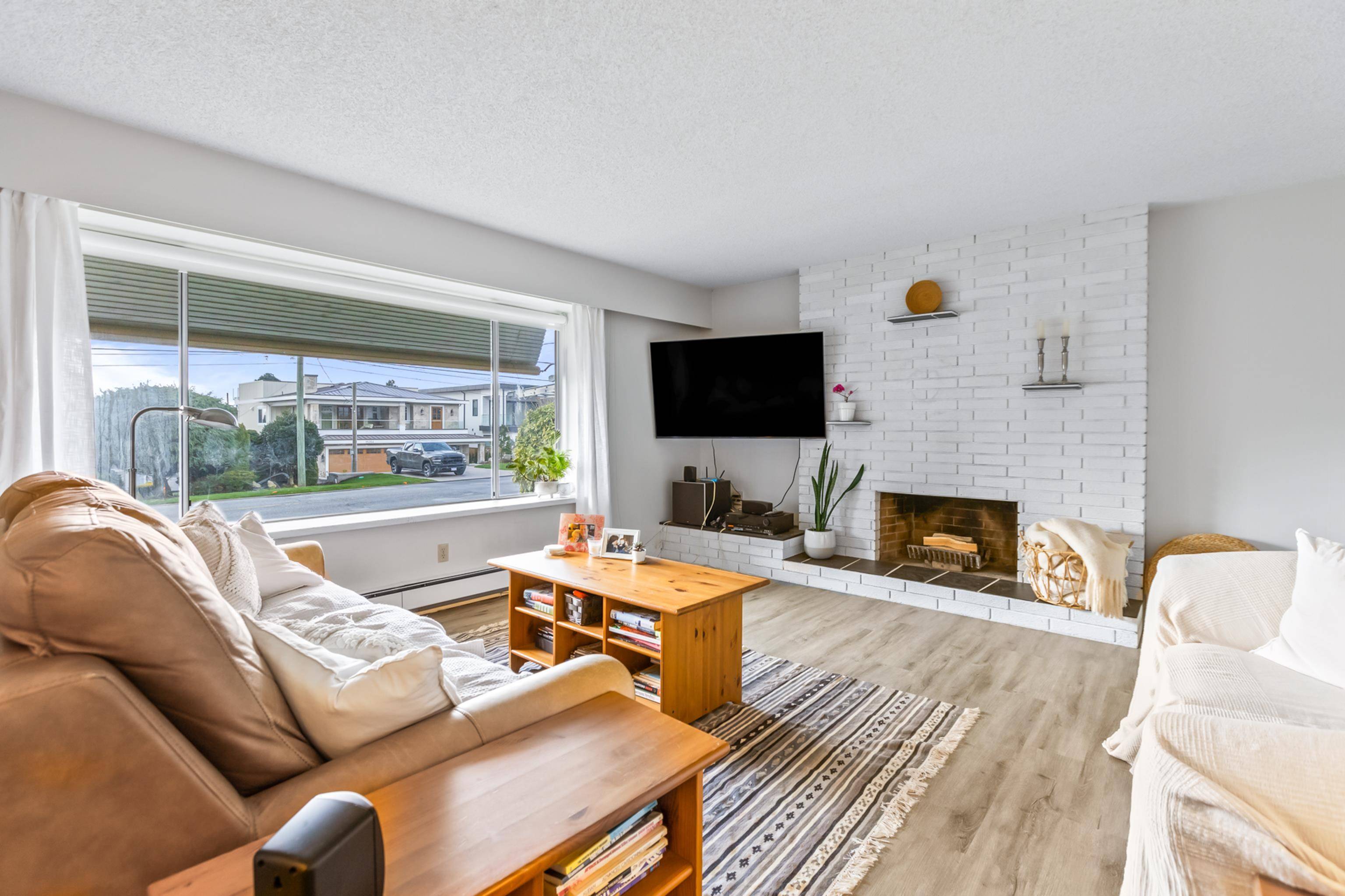 White Rock, BC V4B 1R3,15365 Pacific AVE