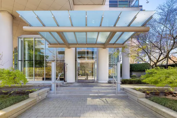 1680 Bayshore DR #1803, Vancouver, BC V6G 3H6