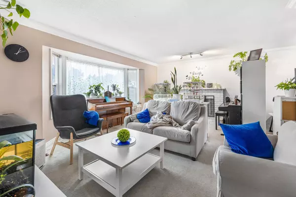 Surrey, BC V3S 2Y3,7318 145 ST