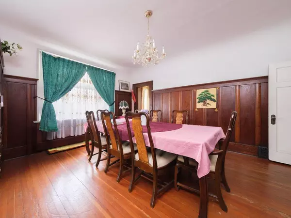 North Vancouver, BC V7L 1V9,418 E Keith RD