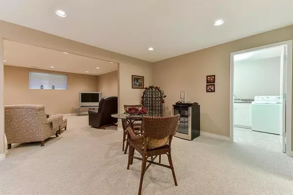 White Rock, BC V3S 2L3,3442 Rosemary HTS
