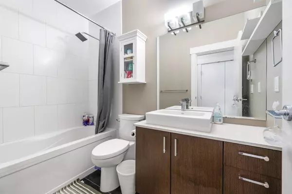 Port Coquitlam, BC V3C 0C6,2351 Kelly AVE #305