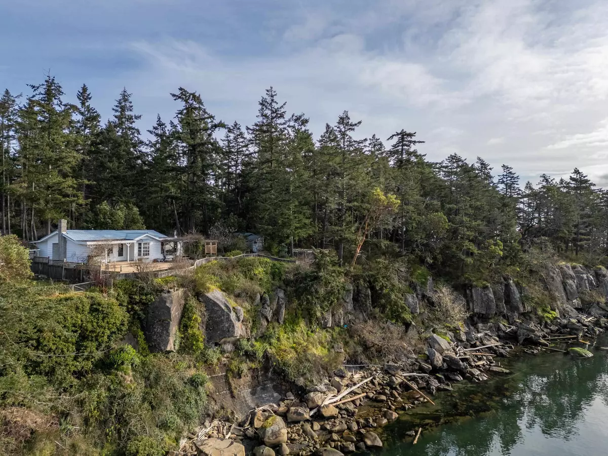 Galiano Island, BC V0N 1P0,90 Gulf DR