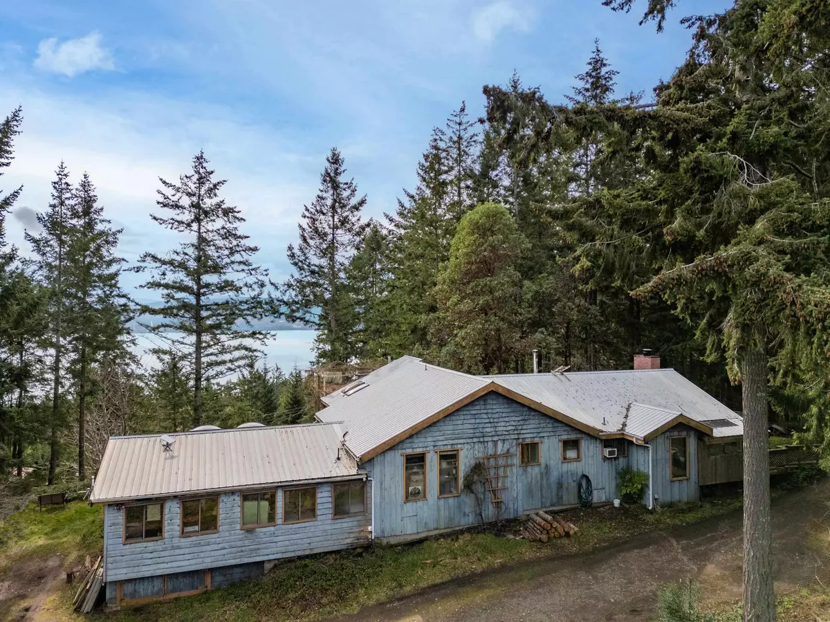 Galiano Island, BC V0N 1P0,1690 Cottage WAY