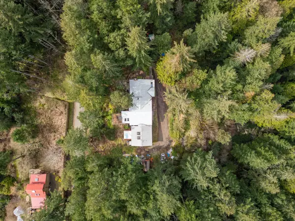 Galiano Island, BC V0N 1P0,1690 Cottage WAY