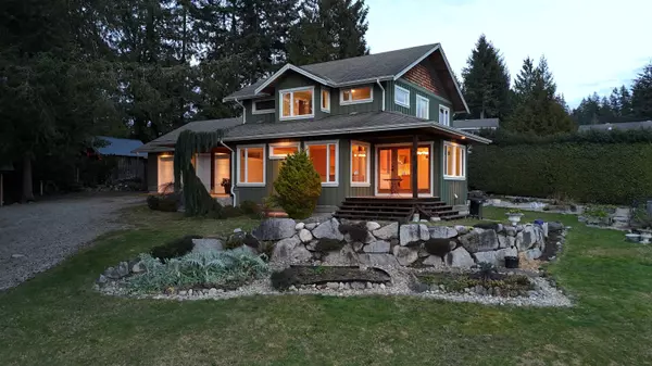 5012 Geer RD, Sechelt, BC V7Z 0B9