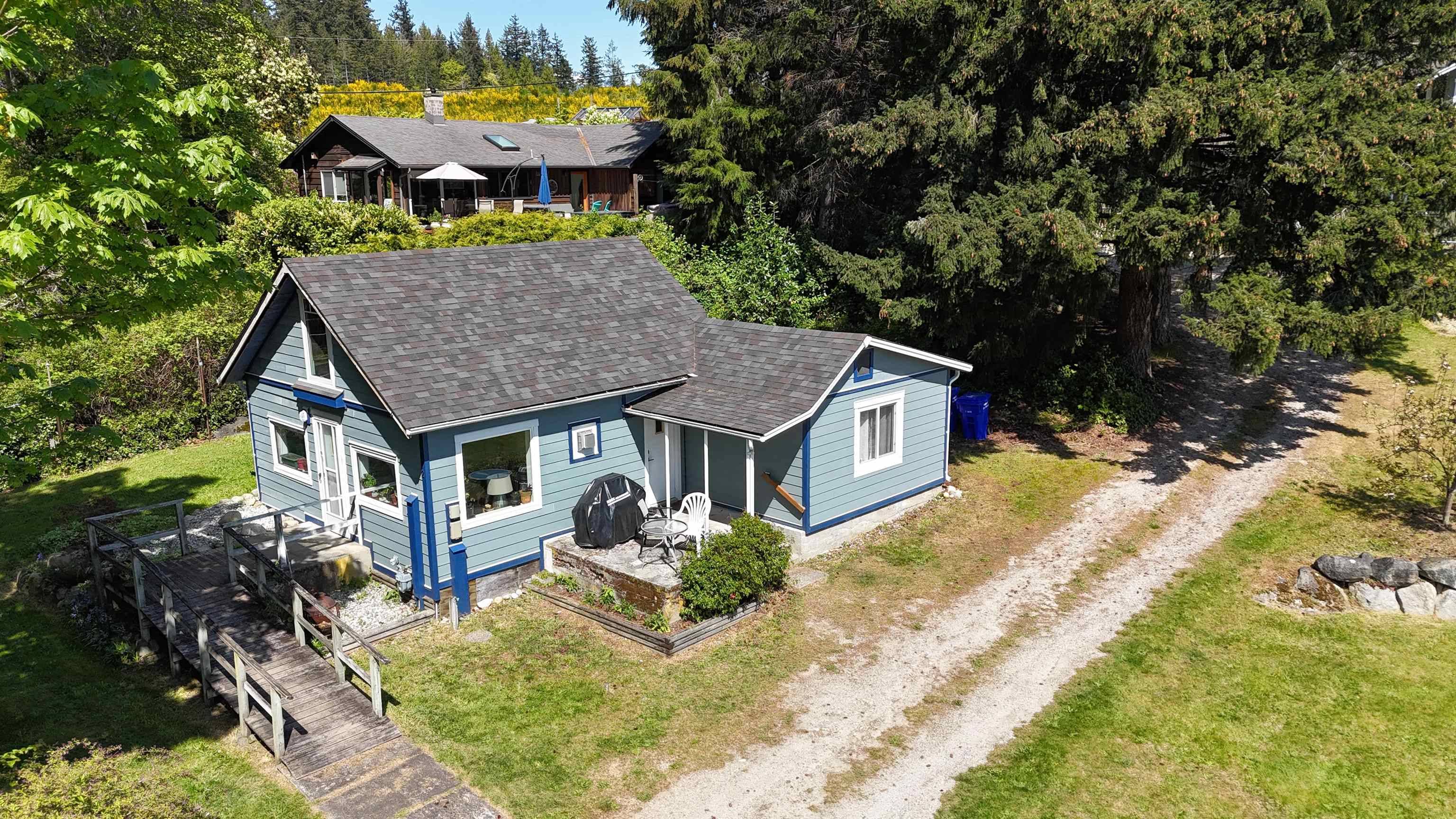 Sechelt, BC V7Z 0B9,5012 Geer RD