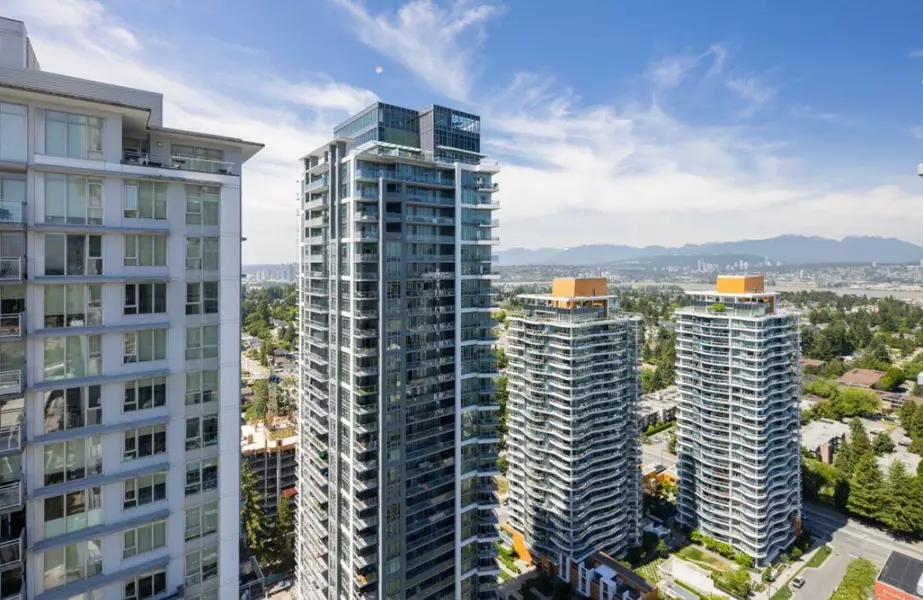 13350 Central AVE #3211, Surrey, BC V3T 0S1