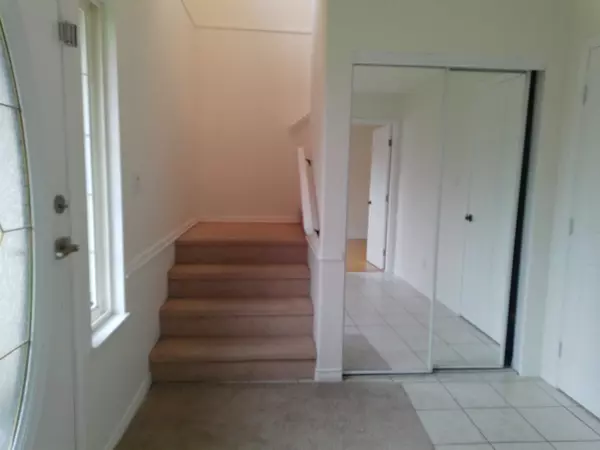 Maple Ridge, BC V4R 2C8,11987 237 ST