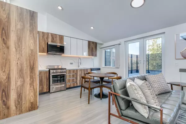 Vancouver, BC V6E 1L4,1168 Pendrell Street #401