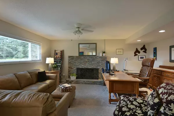 Sechelt, BC V7Z 0N3,5513 Wakefield RD