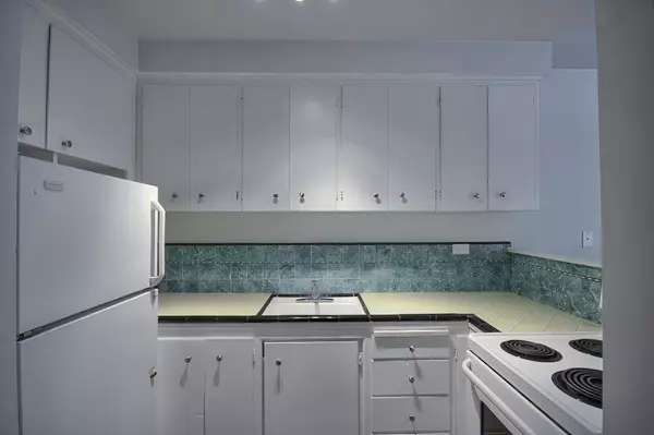 Vancouver, BC V6G 1G6,1540 Haro Street #104